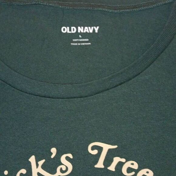Old St. Nick's Tree Delivery Tee Size Large Christmas Tshirt Brand Old Navy C - Picture 3 of 6